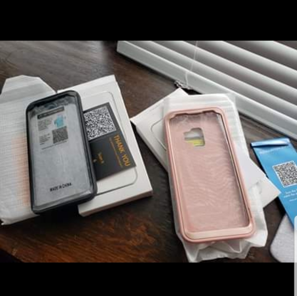 NWT Samsung 9 built in screen  protector